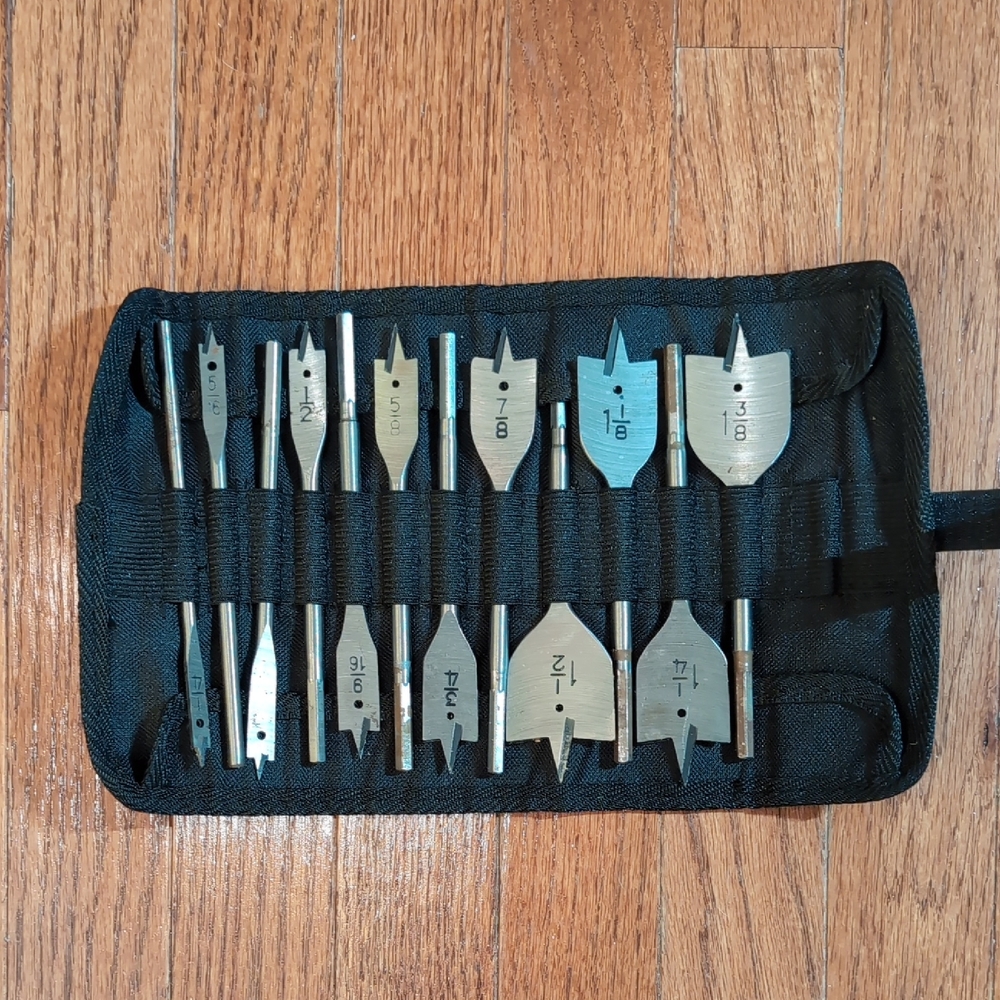 Black & Decker 12 Piece 1/4" to 1-3/8" Spade Drill Bits with Case